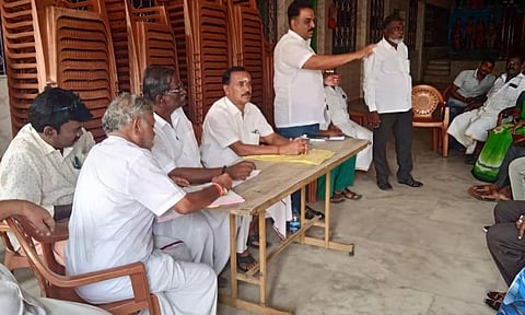 ரவுடிகள் அட்டகாசம்-தொடர் கொள்ளை: பொன்னேரியில் 25-ந்தேதி வியாபாரிகள் கடை அடைப்பு போராட்டம்