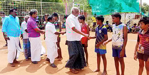 பாலமேட்டில் மாநில அளவிலான கைப்பந்து போட்டி