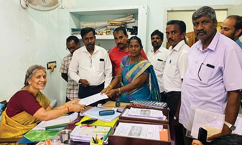 இரணியல் கிளை கால்வாயில் தண்ணீர் திறக்க வேண்டும்