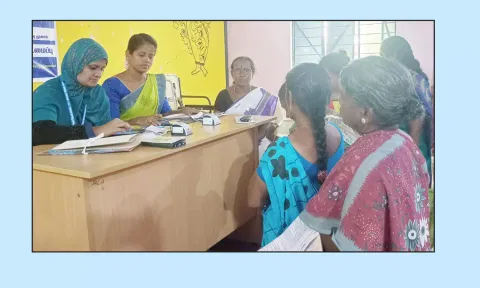 புதிய கணக்கு தொடங்க கூட்டுறவு வங்கிக்கு வந்த பெண்கள் கூட்டம்.