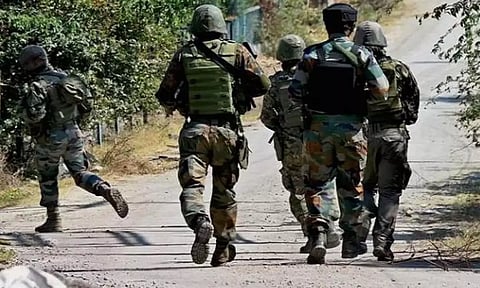 காஷ்மீரில் 2 பயங்கரவாதிகள் அதிரடி கைது