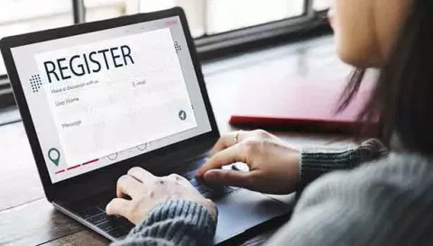 சிரமத்தை தவிர்க்கும் வகையில் ஓய்வூதியர்கள் வாழ்நாள் சான்றை ஆன்லைனில் பதிவு செய்யலாம்.