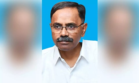 கலெக்டர் மகாபாரதி.