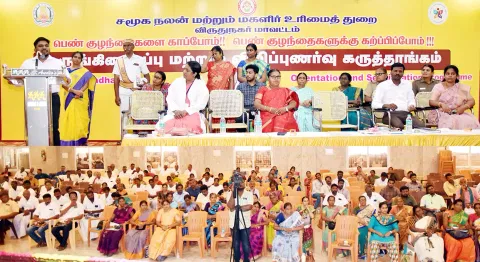 விழாவில் கலெக்டர் ஜெயசீலன் பேசினார்.

