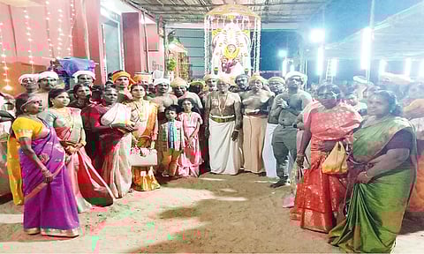 7-ம் திருவிழாவான நேற்று அய்யா வைகுண்டர் கருட வாகனத்தில் பவனி வந்த போது எடுத்த படம்.&nbsp;