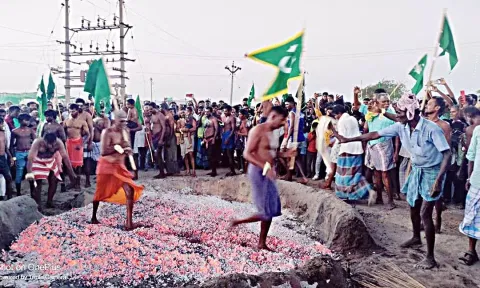 அனைத்து மதத்தினர் பங்கேற்ற பூக்குழி திருவிழா
