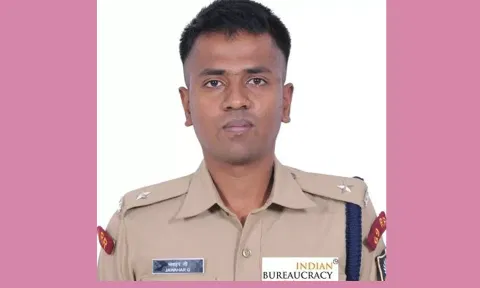 ஈரோட்டில் தனியாக வசிக்கும் முதியவர்களை  போலீசார் நேரடியாக சென்று குறைகளை கேட்டு நிவர்த்தி செய்கின்றனர்-போலீஸ் சூப்பிரண்டு தகவல்