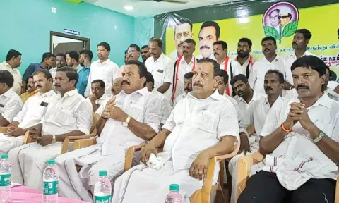 சீர்காழியில் விழா நடந்தது.