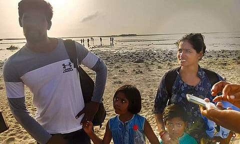 ராமேசுவரத்திற்கு இன்று மேலும் 4 இலங்கை அகதிகள் வருகை- ஏராளமானோர் வாழ வழியின்றி தவிப்பதாக கண்ணீர்