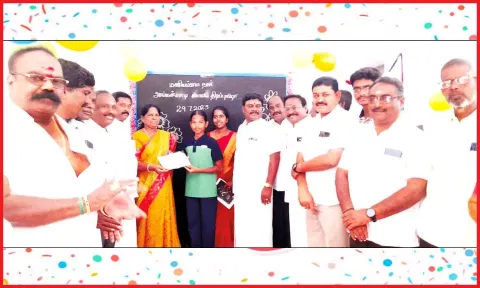 திறப்பு விழாவில் கலந்து கொண்டவர்களின் காட்சி.