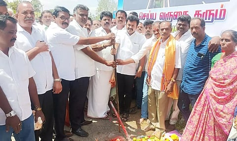 கெலமங்கலத்தில் ரூ.78 கோடி மதிப்பில் தார் சாலை அமைக்கும் பணிக்கு பூமிபூஜை