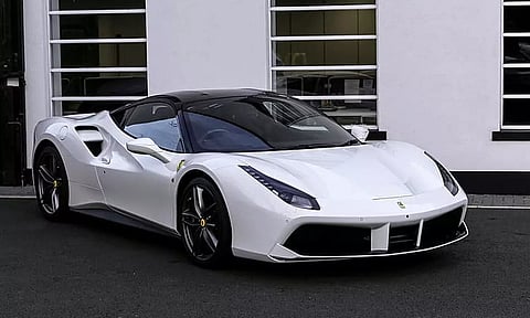 அன்பு மனைவிக்கு ரூ.3 கோடி கார் பரிசு: அசத்திய மலேசிய தொழிலதிபர்