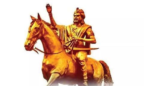 218-வது நினைவு நாள்: தீரன் சின்னமலை சிலைக்கு ஓ.பி.எஸ். அணி சார்பில் மலர் அஞ்சலி