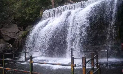 சுருளி அருவி (கோப்பு படம்)