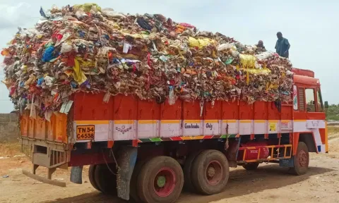 கோபிசெட்டிபாளையம் நகராட்சியில் 12 டன் பிளாஸ்டிக் கழிவுகள் சிமெண்ட் ஆலைக்கு அனுப்பி வைப்பு