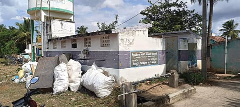 பராமரிப்பின்றி காணப்படும் மகளிர் சுகாதார வளாகத்தை சீரமைக்க வேண்டும்