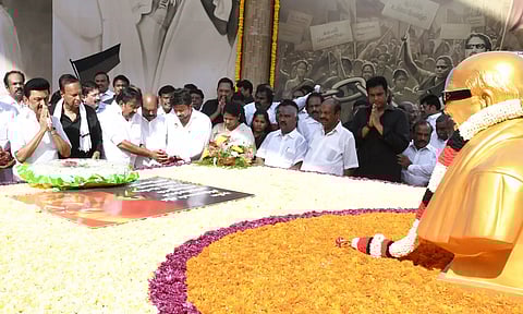 5-ம் ஆண்டு நினைவு தினம்: கருணாநிதி நினைவிடத்தில் முதலமைச்சர் மு.க.ஸ்டாலின் மரியாதை