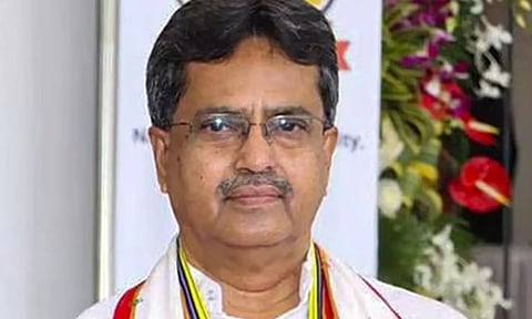 4-ம் வகுப்பு மாணவிக்கு சமூக வலைத்தளம் மூலம் பிறந்தநாள் வாழ்த்து கூறிய முதல்-மந்திரி