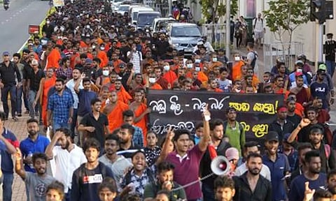இலங்கையில் மீண்டும் மக்கள் போராட்டம் வெடிக்கும் அபாயம்- உளவுத்துறை எச்சரிக்கையால் பரபரப்பு