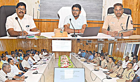 ஆய்வு கூட்டத்தில் கலெக்டர் விஷ்ணுசந்திரன் பேசினார். அருகில் போலீஸ் சூப்பிரண்டு தங்கதுரை, வருவாய் அலுவலர் கோவிந்தராஜலு உள்ளனர்.
