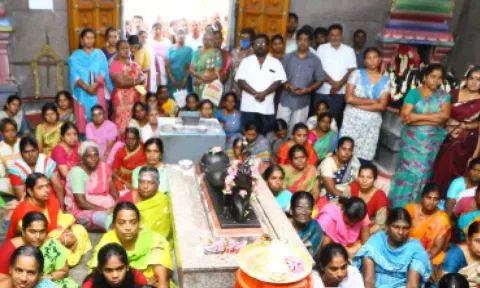 திருப்பூர் வாலிபாளையம் முருகன் கோவிலில் தரிசனம் செய்ய குவிந்த பக்தர்கள்.&nbsp;&nbsp;