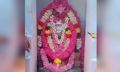 சிறப்பு அலங்காரத்தில் காலபைரவர்.