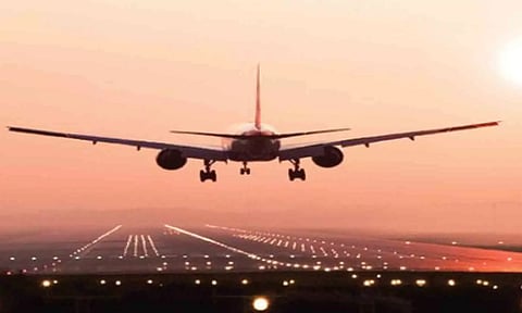 தொடர் விடுமுறை எதிரொலி: விமான கட்டணமும் இறக்கை கட்டி பறக்கிறது