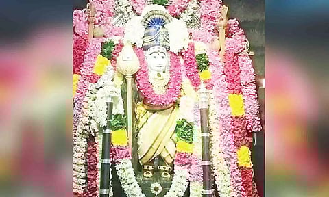 சிறப்பு அலங்காரத்தில் முருகப் பெருமான்.