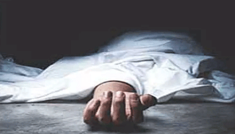 சில்லி சிக்கன் வாங்க சென்ற தொழிலாளி  மோட்டார் சைக்கிள் மோதி பலி