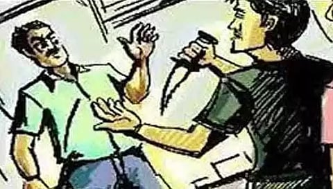 கத்தியை காட்டி மிரட்டி வழிப்பறி