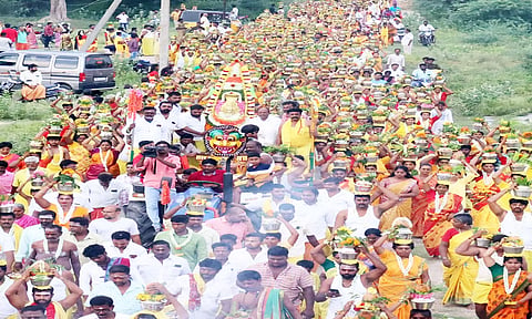 படவேட்டம்மன் கோவிலில் ஆடி திருவிழா