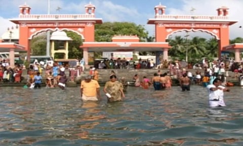 கங்கையில் நீராடிய பலனை தரும் சேதுக்கடல் அக்னி தீர்த்தம்!