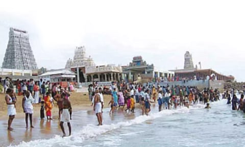 கடலில் நீராடினால் பாவம் நீங்கும்