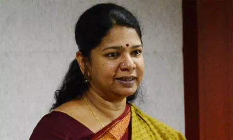 காமராஜர் பிறந்தநாளையொட்டி ஏழைகள்-மாணவர்களுக்கு நலத்திட்ட உதவி: கனிமொழி எம்.பி. வழங்குகிறார்