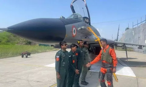 ஸ்ரீநகரில் MiG-29 போர் விமானங்கள் குவிப்பு