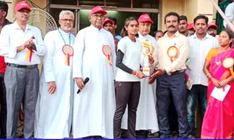 விளையாட்டு போட்டிகளில் வெற்றி பெற்றவர்களுக்கு பரிசுகள் வழங்கப்பட்டது.