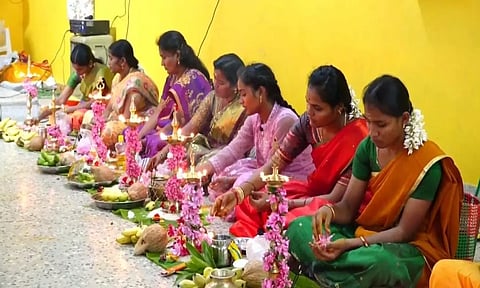 கோபி பச்சைநாயகி அம்மன் கோவிலில் திருவிளக்கு பூஜை