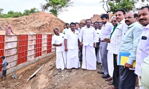 கீழ்பவானி வாய்க்கால் புனரமைப்பு பணிகளை அமைச்சர் நேரில் பார்வையிட்டு ஆய்வு