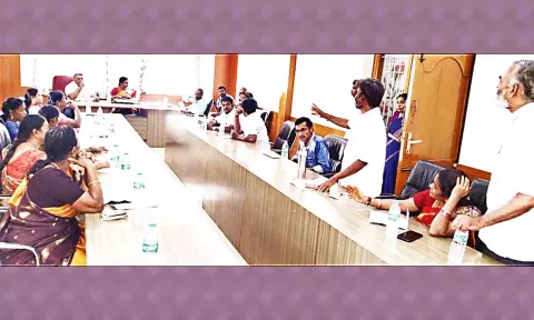 அவினாசி பேரூராட்சி கூட்டம் நடந்தபோது எடுத்தப்படம்.&nbsp;