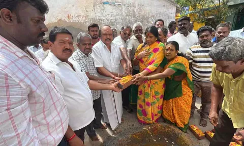 ரூ.21 லட்சம் செலவில் சிமெண்ட் சாலை பணியை கென்னடி எம்.எல்.ஏ. தொடங்கி வைத்த காட்சி.