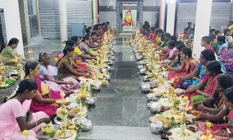 விளக்கு பூஜை நடந்தது.
