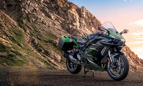 ரூ. 32.95 லட்சம் விலையில் புதிய சூப்பர் பைக் அறிமுகம்.. என்னென்ன ஸ்பெஷல் தெரியுமா?