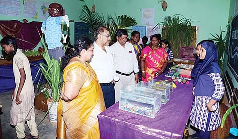 உடன்குடி பள்ளியில் அறிவியல் கண்காட்சி