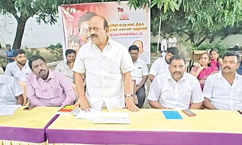 செங்கல்பட்டில் நடைபெறும் உண்ணாவிரதத்தை அமைச்சர் தா.மோ.அன்பரசன் தொடங்கி வைக்கிறார்