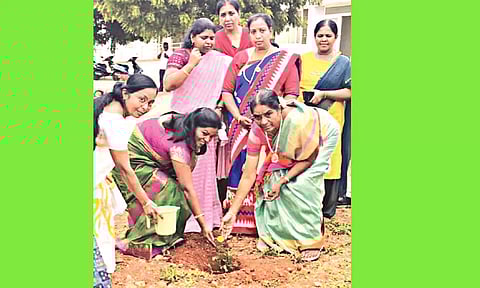 அன்னை தெரசா மகளிர் பல்கலைக்கழகத்தில் சுதந்திர தின விழா