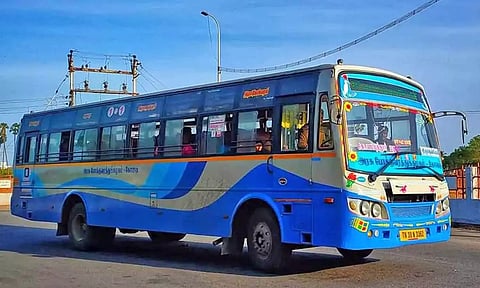 வார விடுமுறை; கும்பகோணம் கோட்டம் சார்பில் 250 சிறப்பு பஸ்கள் இயக்கம்