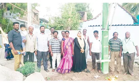 புதிய மின்மாற்றி திறப்பு விழா நடந்தபோது எடுத்த படம்.