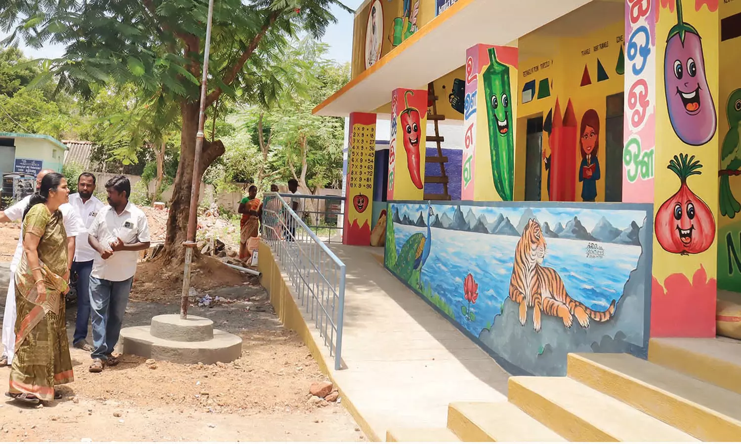 குழந்தை நேய பள்ளி உட்கட்டமைப்பு மேம்பாட்டு திட்டத்தில் கட்டப்பட்ட 2 வகுப்பறைகளை கலெக்டர் பூங்கொடி பார்வையிட்டு ஆய்வு மேற்கொண்டார்.