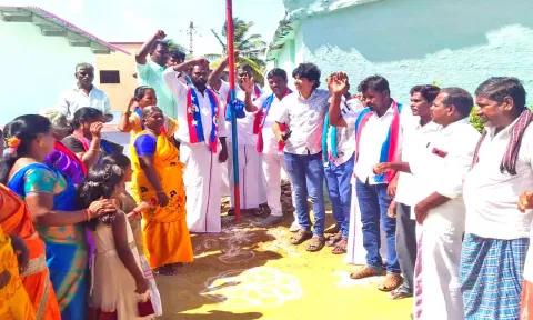கொடியேற்று விழா கலந்து கொண்டவர்களின் காட்சி.&nbsp;