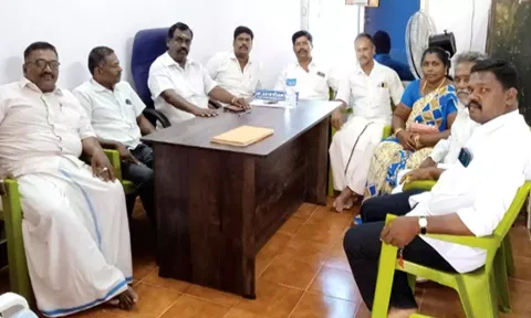 23 ஊராட்சி மன்ற தலைவர்களின் அவசர கூட்டம் நடைபெற்ற போது எடுத்த படம்.